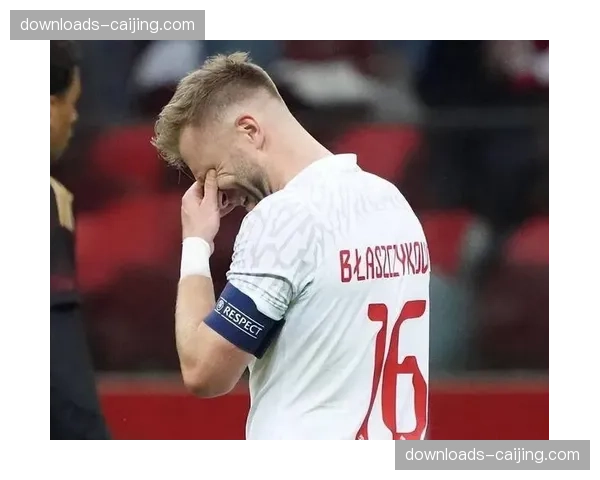 特写：柏林联老将特里梅尔完成生涯第500场德甲比赛，赛后获全队列队致敬